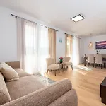 Modern With Whirlpool & Few Steps Away From The - Borik, Apartment Zadar