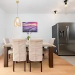Apartmán Modern With Whirlpool & Few Steps Away From The - Borik, Zadar