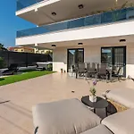 Modern With Whirlpool & Few Steps Away From The - Borik, *
