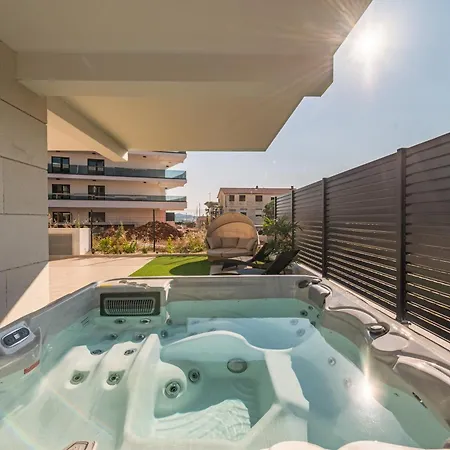 Apartman Modern With Whirlpool & Few Steps Away From The - Borik, Zadar