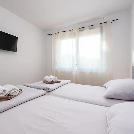 Apartman Modern With Whirlpool & Few Steps Away From The - Borik, *