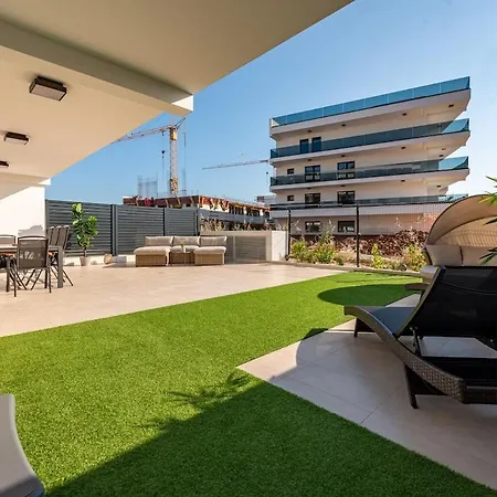 Apartman Modern With Whirlpool & Few Steps Away From The - Borik, *