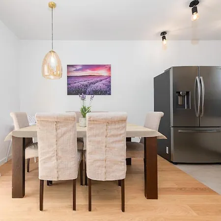 Apartment Modern With Whirlpool & Few Steps Away From The - Borik, Zadar